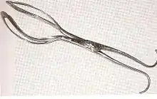 Hodge forceps derived from French Levrret type forceps