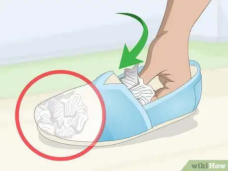 Image titled Stretch Canvas Shoes Step 5