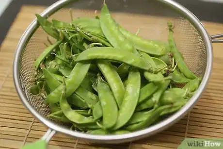 Image titled Cook Snow Peas Step 1