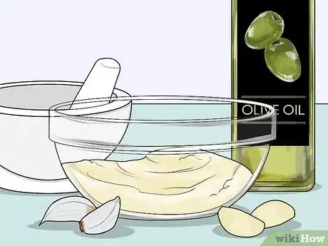Image titled Eat Raw Garlic Step 2
