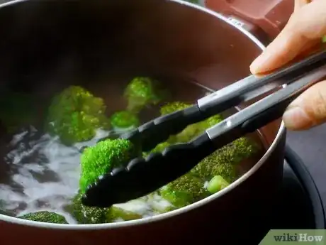 Image titled Parboil Broccoli Step 5