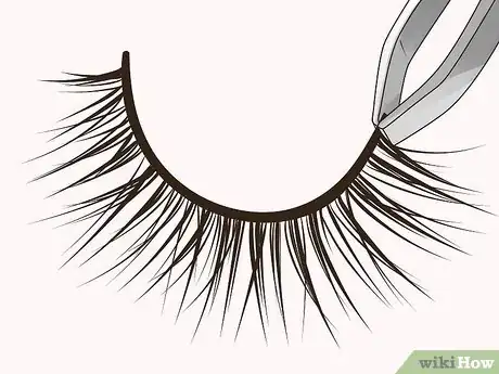 Image titled Choose False Eyelashes Step 2