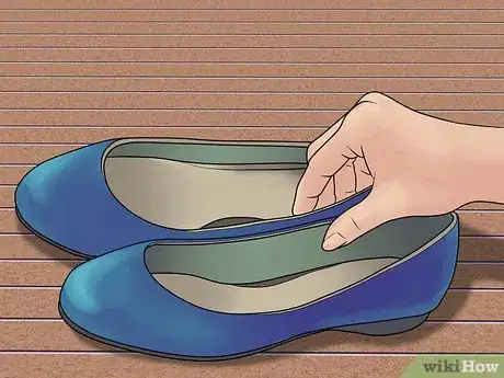 Image titled Stretch Tight Ballet Flats Step 12