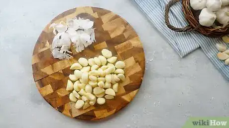 Image titled Make Garlic Paste Step 1