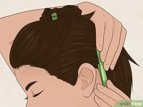 Image titled Do a Quiff for Women Step 3