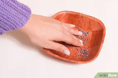 Image titled Make a Pot of Lavender Potpourri Step 4