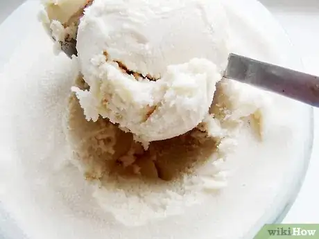 Image titled Make Homemade Vanilla Ice Cream in 5 Minutes Step 6