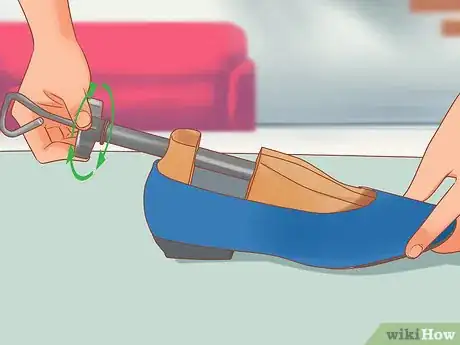 Image titled Make a Shoe Wider Step 11