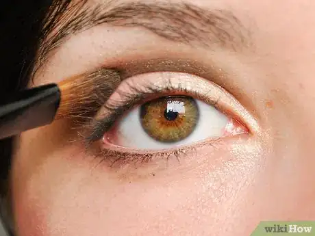 Image titled Apply 1960's Style Eye Makeup Step 5