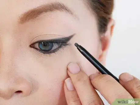 Image titled Do Eye Makeup for Blue Eyes Step 9
