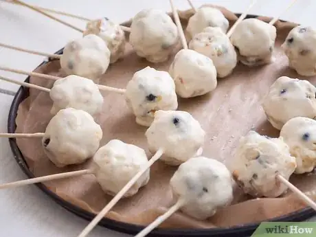 Image titled Make Blueberry Muffin Cake Pops Step 12