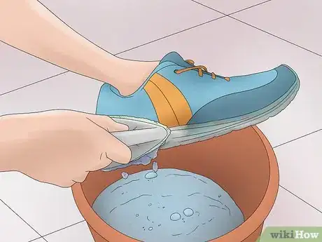 Image titled Re‐Ice Shoe Soles Step 2