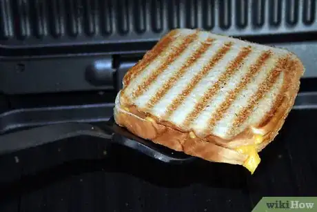 Image titled Make a grilled cheese sandwich in a George foreman grill 0 Step 5