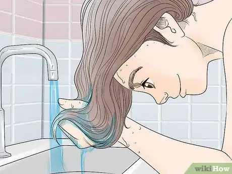 Image titled Wash Highlighted Hair Step 3
