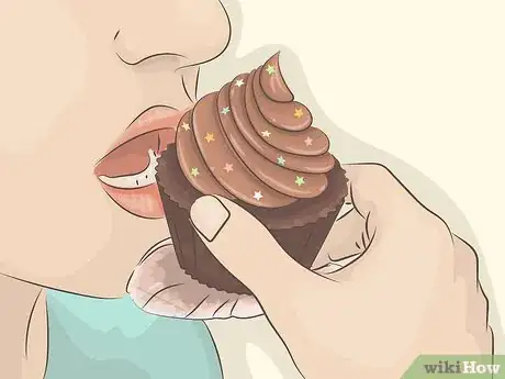 Image titled Eat a Cupcake Step 3