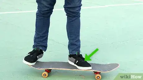 Image titled Balance Yourself on a Skateboard Step 1