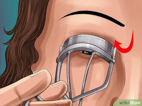 Image titled Make False Eyelashes Step 7