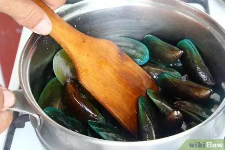 Image titled Steam Mussels Step 7