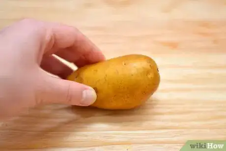 Image titled Peel Potatoes With an Ordinary Kitchen Knife Step 5