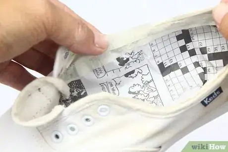 Image titled Decorate Canvas Shoes With Markers Step 4