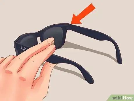 Image titled Tell if Ray Ban Sunglasses Are Fake Step 4