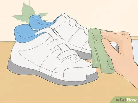 Image titled Break in a New Pair of Tennis Shoes Step 4