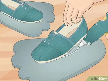 Image titled Make Fursuit Paws Step 18