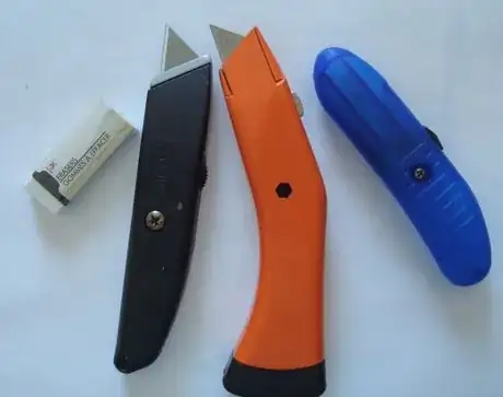 Image titled Chose utility knife