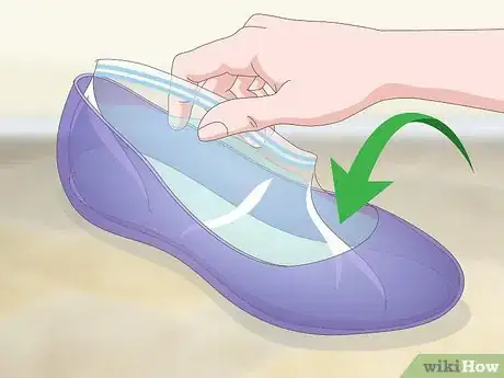 Image titled Stretch Plastic Shoes Step 6