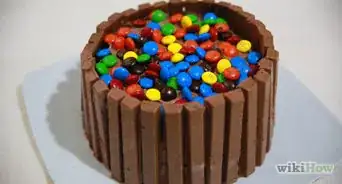 Make a Chocolate Kit Kat Cake