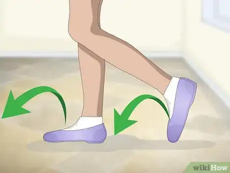 Image titled Stretch Plastic Shoes Step 3
