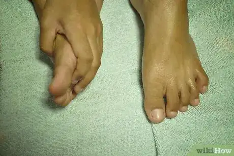 Image titled Massage oil into feet Step 2