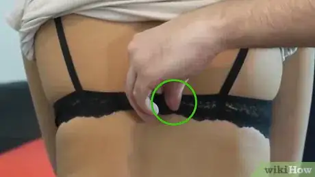 Image titled Undo a Bra One Handed Step 6