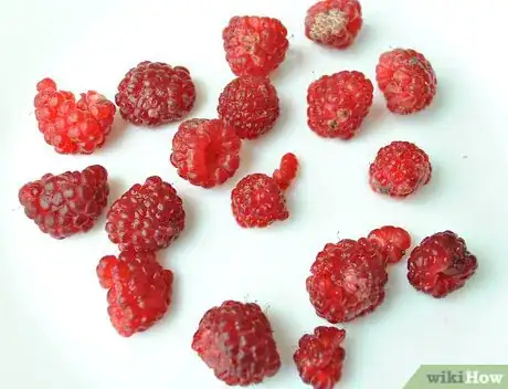 Image titled Dehydrate Raspberries Step 3