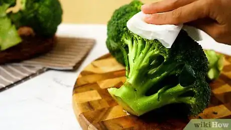 Image titled Clean Broccoli Step 12