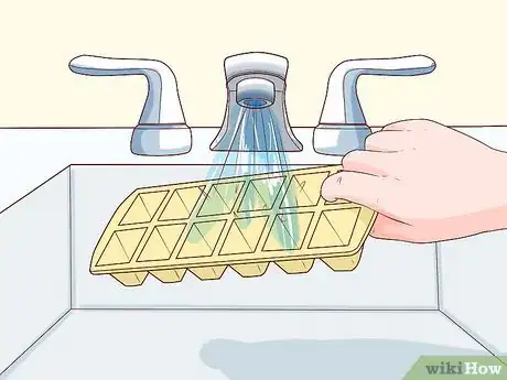 Image titled Clean and Disinfect Ice Trays Step 12