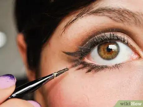 Image titled Apply 1960's Style Eye Makeup Step 14