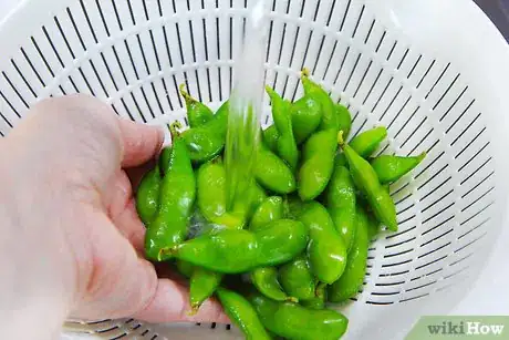 Image titled Clean Snow Peas Step 5