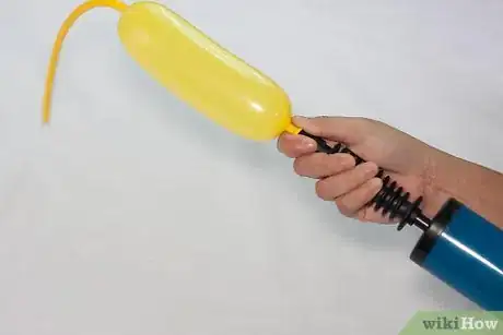 Image titled Make a Balloon Giraffe Step 1