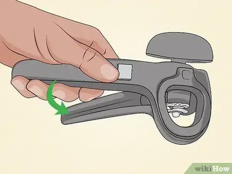 Image titled Use an Oxo Can Opener Step 15