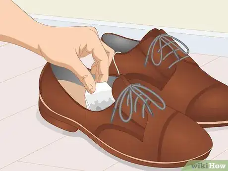 Image titled Remove Odor from Leather Shoes Step 9