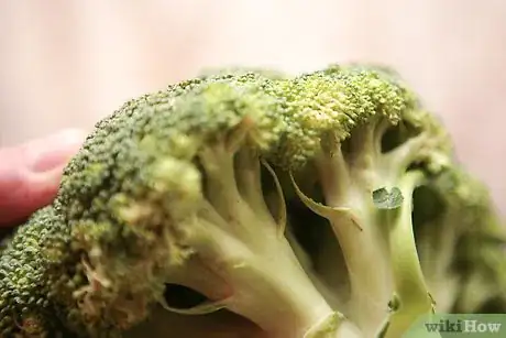 Image titled Select Broccoli Step 3