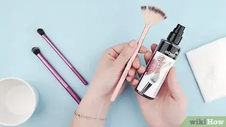 Image titled Clean Makeup Brushes Using Olive Oil and Soap Step 5