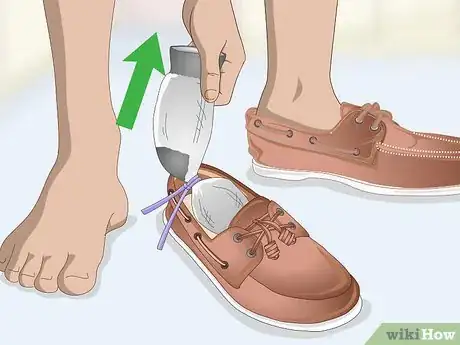 Image titled Remove Odor from Your Shoes with Baking Soda Step 19