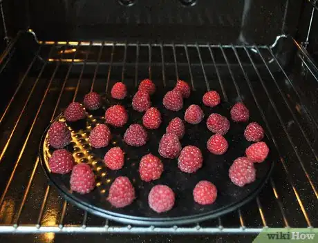 Image titled Dehydrate Raspberries Step 7