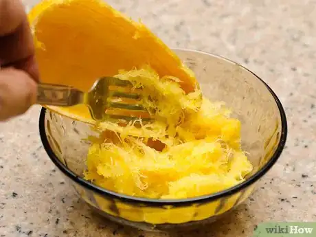Image titled Cook Spaghetti Squash in Microwave Step 18