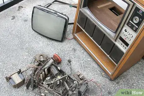 Image titled Convert an Old TV Into a Fish Tank Step 3Bullet1