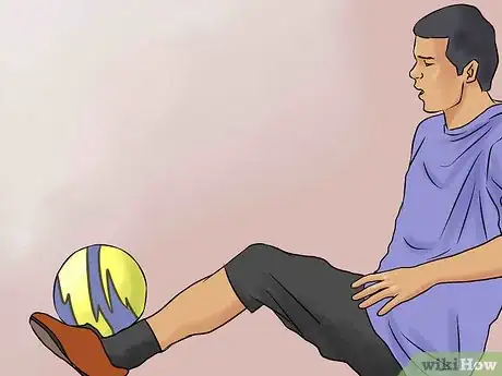 Image titled Do Freestyle Football Tricks Step 5