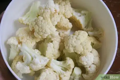 Image titled Make Cauliflower Cheese Step 2