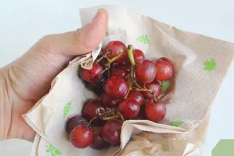 Image titled Wash Grapes Step 10